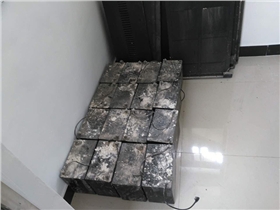 为什么UPS蓄电池不到一年就坏了？